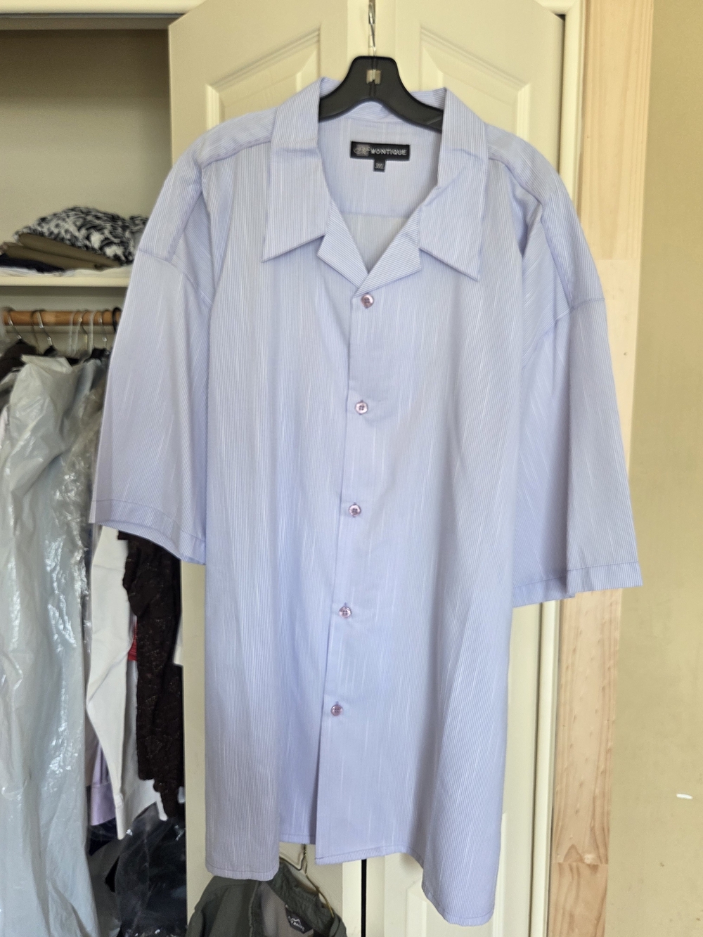 Montique's 3xl Men’s Light Blue Short-Sleeve Button-Down Shirt. Never Worn/washe